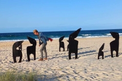 Les "black birds" sculptés de Mathieu Venon ont voyagé du Mont-Dore Sud à la Gold coast